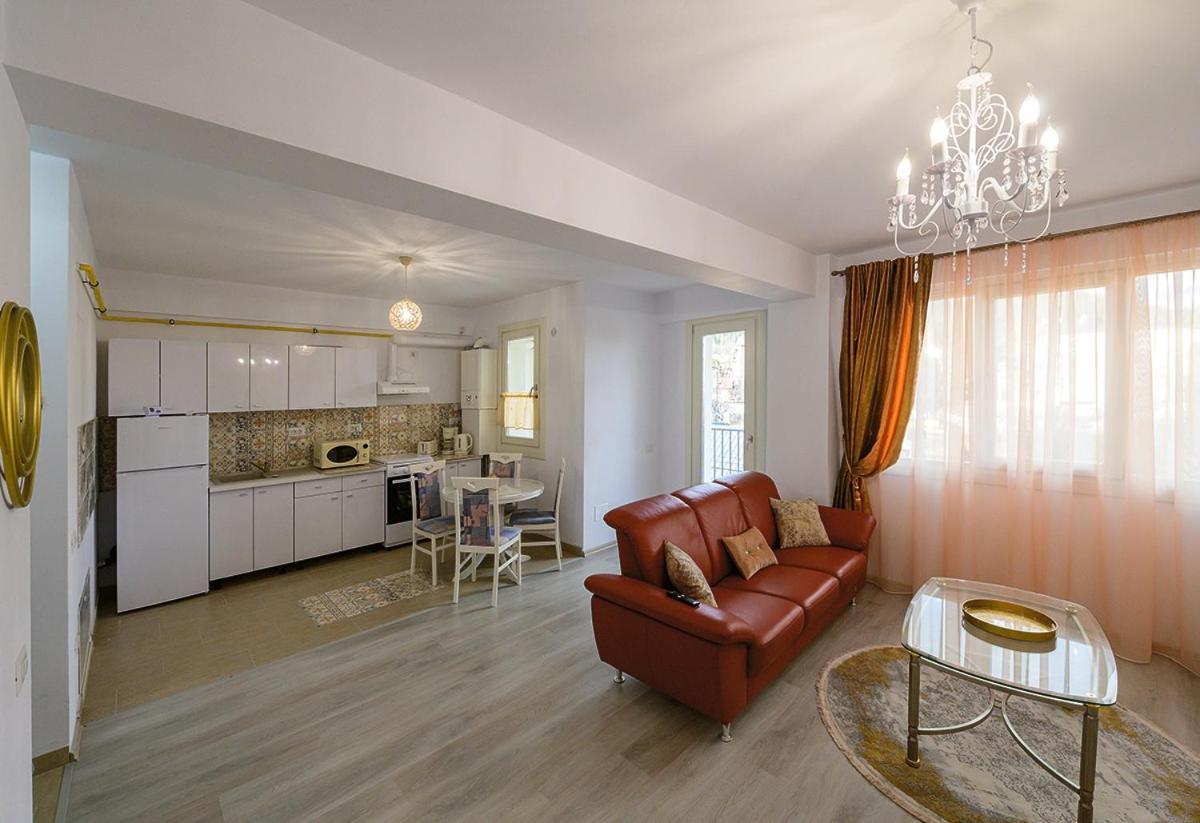Apartament Laur グラ・フモアルルイ エクステリア 写真